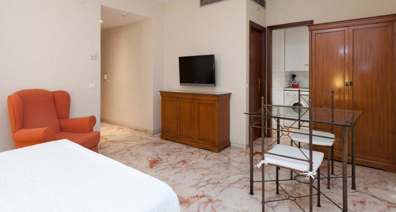 Apartamentos Vertice Bib Rambla Sevilla Kültér fotó